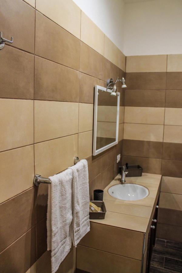 Alexander House Hotell Palermo Eksteriør bilde
